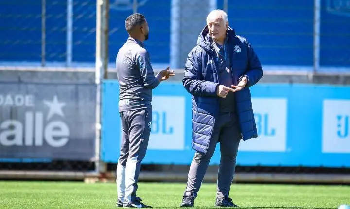Com Felipão no banco e Renato de olho, Grêmio pega o Botafogo nesta quarta