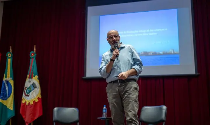 Gestores escolares participam de capacitação sobre LGPD e ECA Digital em Canoas