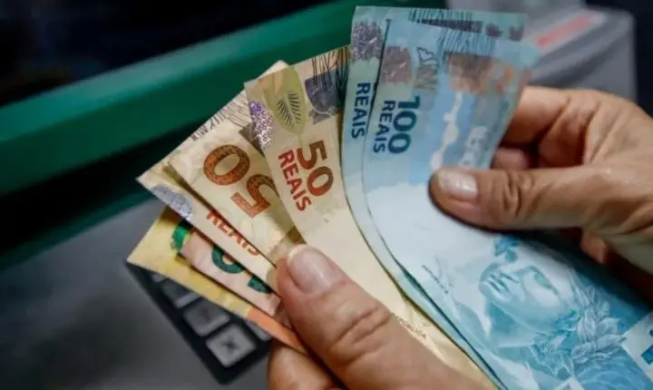 Governo faz alerta para contas bancárias de brasileiros antes de quinta-feira e libera pagamento de R$ 600; veja quem recebe