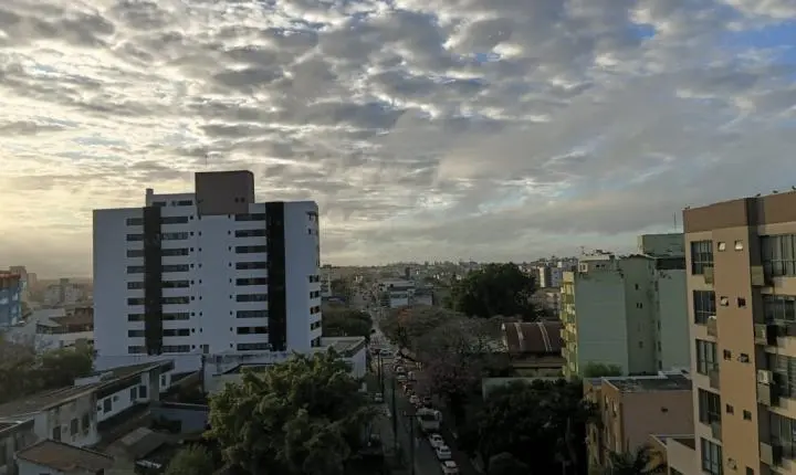 “Não tenho casaco pra isso”: tempo em Canoas muda nesta quarta e deixa moradores diante de um dia mais frio; veja a previsão