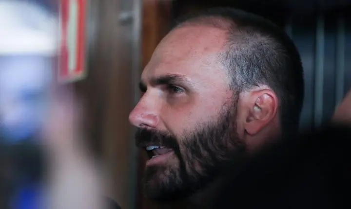 Primeira Turma do STF mantém condenação de Eduardo Bolsonaro 