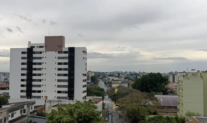 Tempo em Canoas muda neste fim de semana e previsão traz alerta para quem vai sair à noite