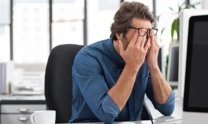 Trabalhador com crise de Burnout fica 6 meses afastado pelo INSS e Justiça determina que empresa garanta estabilidade por 1 ano